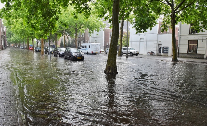Hollanda genelinde sel baskınları yaşandı